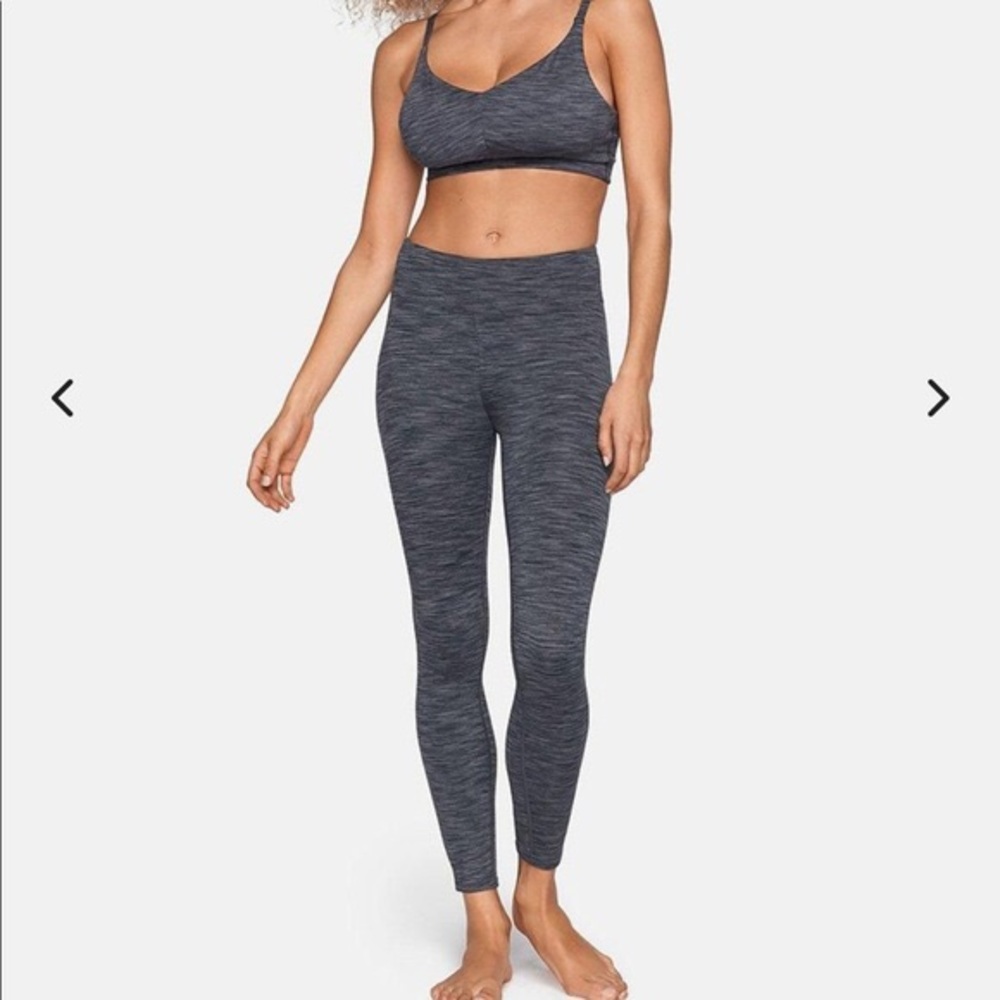 Outdoor Voices Freeform Leggings in Charcoal